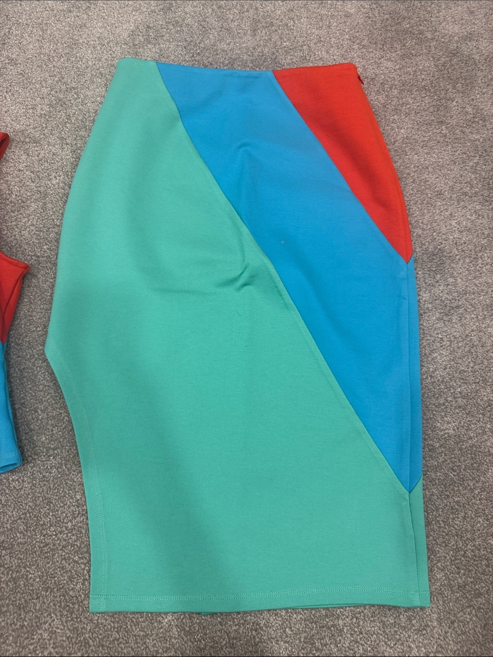 STAUD Colorblock matching Set in Teal, Turquoise & Red - Picture 4 of 7